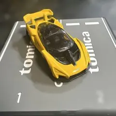 Hot Wheels McLaren Senna ミニカー イエロー