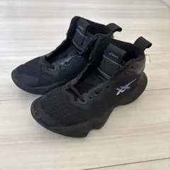 asics バスケットシューズ NOVA SURGE 3 GSブラックキッズ21 - メルカリ