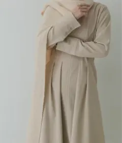 KBF+　ウエストタックステッチフレアワンピース