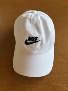 Nike ホワイト キャップ ロゴ入り