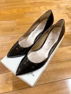 【お正月価格】GINZA Kanematsu黒エナメルパンプス6.5センチヒール