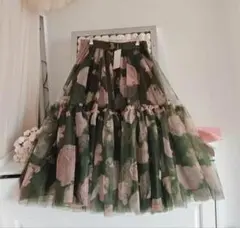 花柄スカート 年中使えるお洒落アイテム デートや女子会にぴったり