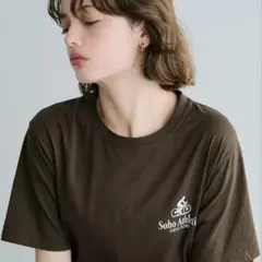 coca ベーシックロゴ Tシャツ 半袖 ブラウン レディース М