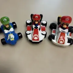 マリオ カート フィギュア 3体セット大人気　可愛い　ミニカー　長さ７センチ　⭐︎