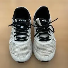 アシックス　スニーカーのサムネイル
