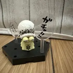 ワンピース トラファルガー•ロー でんでん虫のサムネイル