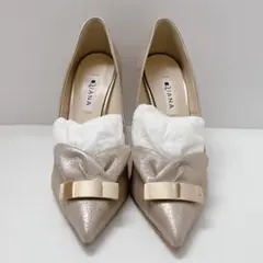 【未使用】DIANA パンプス ゴールド 結婚式　パーティーのサムネイル