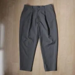 テーパードスラックス