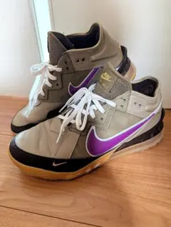 Nike LeBron 18 Low "Viotech"バスケットボールシューズのサムネイル