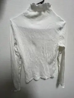 ホワイトリブ編み長袖ハイネック