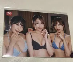 河北彩花さん写真のサムネイル