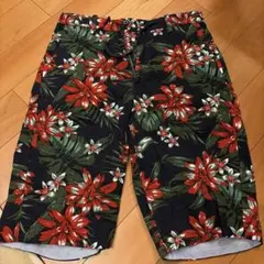 BEAMS 花柄ショートパンツのサムネイル