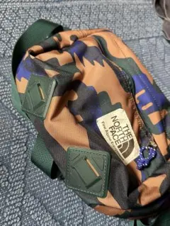 THE NORTH FACE カモフラージュ ボディバッグ