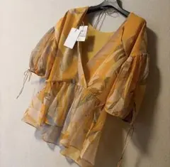 新品タグ付¥20900‼️TED BAKER シフォンカットソーのサムネイル