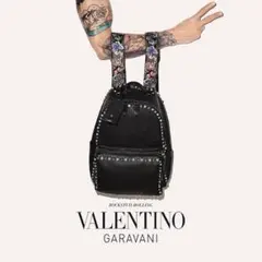 VALENTINO　レザーバックパック　スタッズ　リュックのサムネイル