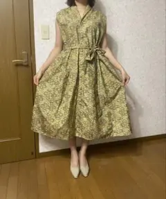 着物リメイクワンピース　大島紬　Mサイズ モデル158cm 45キロ