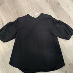 ブラック バルーンスリーブ シャツ