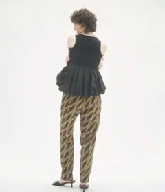 【 幾乎未使用 】mecre 抓皺荷葉邊氣球吊帶背心