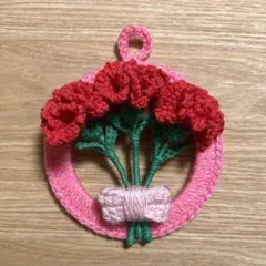 カーネーションのミニリース　赤　枯れない花　母の日　かぎ編み　ハンドメイド