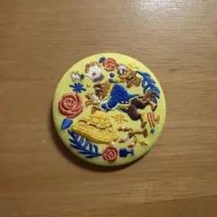 Disney Characters 刺繍缶バッジビスケット2 美女と野獣