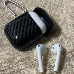 【中古・美品】AirPods 第1世代 正規品　ケース付き.のサムネイル