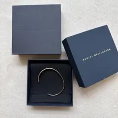 新品Daniel Wellington ArchCuffRoseGold4mmのサムネイル