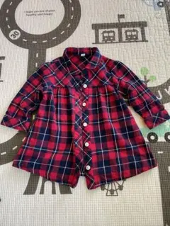 赤と紺のチェック柄シャツ