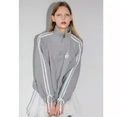 エピヌ　epine スウェット　グレー epine（エピヌ）の「EPINE PARIS embroidery sweat（スウェット