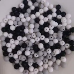 マットビーズ❤︎ビーズ（白・灰・黒）高品質❤︎50g