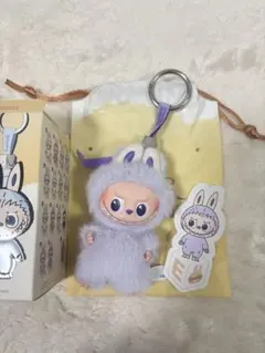 イニシャル ラブブ☆E☆新品未使用☆PIN FOR LOVE LABUBU