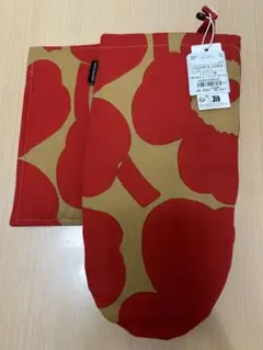マリメッコ　ウニッコ　鍋つかみ 赤とベージュ 花柄　クリスマスカラーのサムネイル