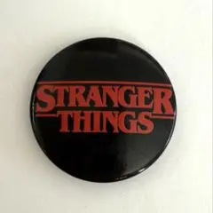 未使用品　公式グッズ　ストレンジャー・シングス ロゴ缶バッジ