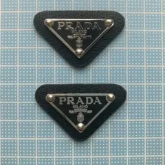 ●ブラック × シルバー● 三角形　ロゴ プレート　パーツ　2枚