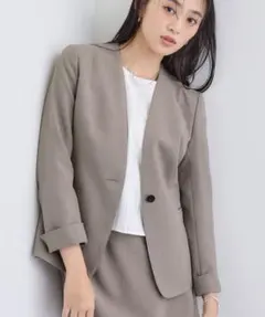【美品】INDIVI　レディース　ノーカラージャケット　34　グレーのサムネイル