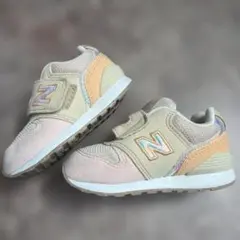ニューバランス ピンク スニーカー　12センチ