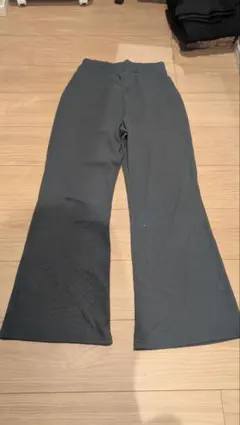 ダークグレー フレアパンツ　Мサイズ