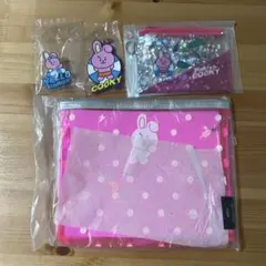 BTS cooky バッチ•キーホルダー•ポーチセット