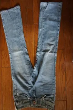 Something ライトブルースキニーデニム