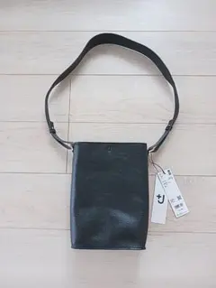 uniqlo +j レザーショルダーバッグ Women's +J Leather Shoulder Bag | UNIQLO US