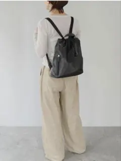 美品PELLE BORSA ペレボルサ　リュックサック ブラックのサムネイル