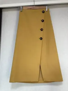 NOBLE マスタード ボタン付きタイトスカート