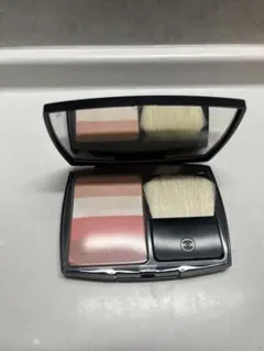 CHANEL パウダーチーク ストライプデザイン