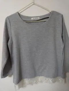 グレーの半袖トップス Mサイズ　NATURAL BEAUTY BASIC レースのサムネイル
