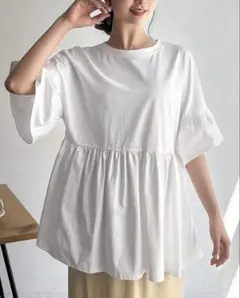 ホワイト フレアシルエット 半袖Tシャツ