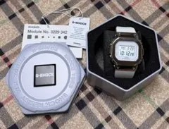 G-Shock ホワイト シルバー ダイヤモンド風 - メルカリ