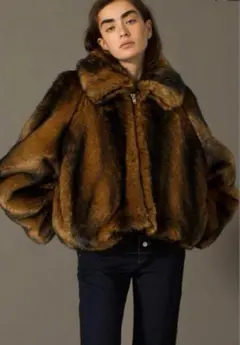 2025年最新】PERVERZE ファーコートの人気アイテム - メルカリ