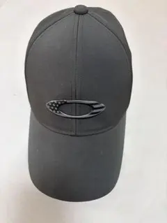 Oakley 黒キャップ アメリカ国旗ロゴ付きのサムネイル