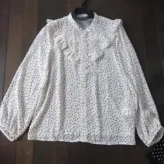 ロペピクニック　ドット柄フリルブラウス