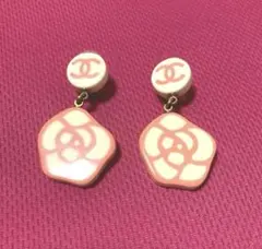 CHANEL シャネル クローバーピアス ゴールド ピンク 真贋鑑定済 - メルカリ
