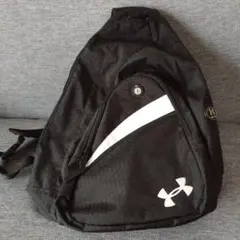 【未使用品】アンダーアーマー　ボディバッグ　リュックサック　斜め掛けバッグ